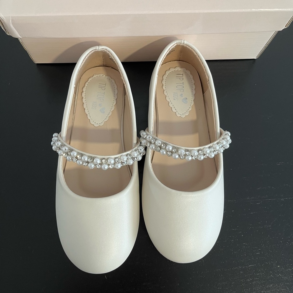 Toddler girl white dress shoe